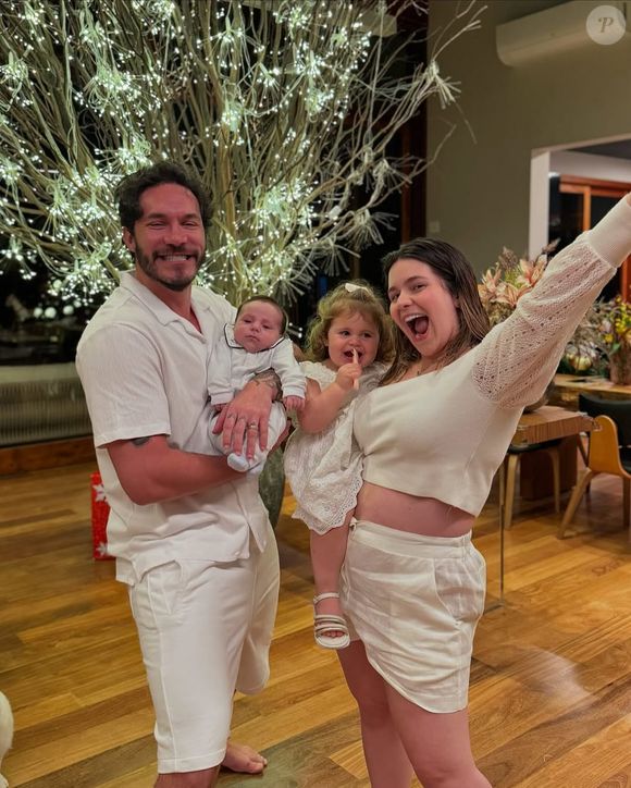 'Esqueci, barrei e evitei postar o parto do Ravi até hoje. Como foi um parto complicado, fui adiando assistir ao vídeo com medo de como eu ia reagir. Fui para a UTI e teve várias coisas. Acabei não postando ', disse Viih Tube