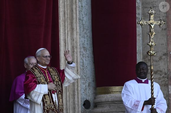Papa Leão XIV, que tem nome de batismo Robert Francis Prevost, é norte-americano e tem 69 anos