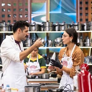 Participantes do MasterChef Brasil 2026 enfrentam a segunda prova do 13º episódio, realizada sem Helena Rizzo e Henrique Fogaça na bancada