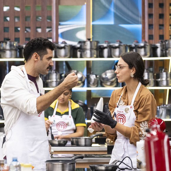 Participantes do MasterChef Brasil 2026 enfrentam a segunda prova do 13º episódio, realizada sem Helena Rizzo e Henrique Fogaça na bancada