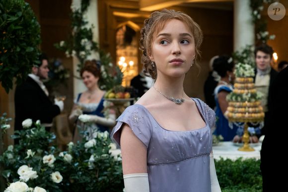 Phoebe Dynevor deu vida a Daphne Basset em 'Bridgerto'. Ela foi protagonista na 1ª temporada e se despediu após aparições na 2ª, ficando fora das temporadas seguintes