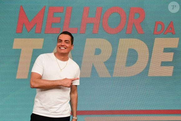 Leo Dias divulgou, no programa ‘Melhor da Tarde’, print de uma suposta conversa quente entre Gracyanne Barbosa e João Vicente de Castro