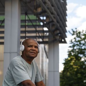 Falta de intimidade com a tecnologia: Isso gera frustração, porque, além da lacuna tecnológica, passa a sensação de que a pessoa não acompanha as transformações do mundo