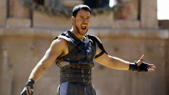 Lançado em 2000, 'Gladiador' completa 26 anos em 2026 como um dos grandes marcos da carreira de Russell Crowe