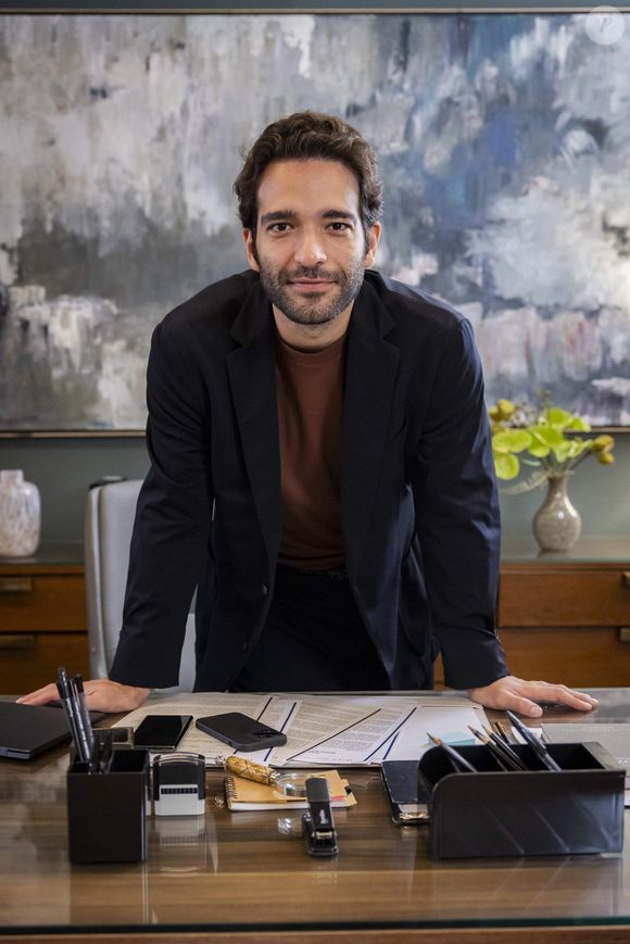 Afonso (Humberto Carrão) diz a Odete Roitman (Debora Bloch) que não quer mais saber de sua herança na novela 'Vale Tudo', capítulo de 29 de agosto de 2025, sexta-feira