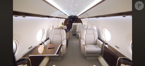Área interna do jatinho de Lionel Messi combina luxo e funcionalidade em viagens intercontinentais
