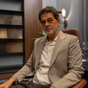 Nos últimos dias, Juliano Cazarré se pronunciou contra Eduardo Moscovis, que se declarou nada favorável a iniciativa do colega de profissão.