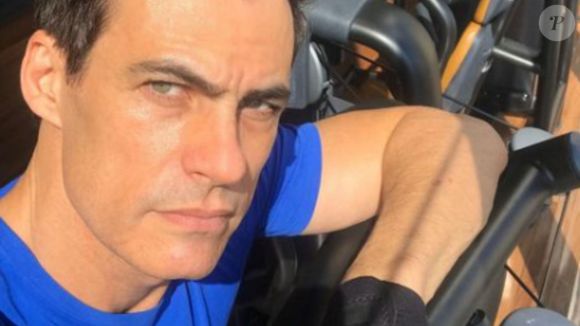 Carlos Casagrande em boa forma aos 55 anos. O ator pode ser visto na reprise da novela Paraíso Tropical