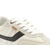 Com visual esportivo vintage e combinação clássica de preto e branco, o sneaker da Anacapri virou aposta certeira para elevar os looks do dia a dia sem abrir mão do conforto