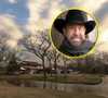 O rancho milionário de Chuck Norris: com tamanho de 567 campos de futebol, refúgio do ator na natureza tinha fábrica de água com rocha vulcânica, academia e museu