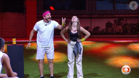 Raissa e Ed colocaram a placa de 'Se acham protagonistas' em Aline e Vinícius no primeiro Sincerão do 'BBB 25'