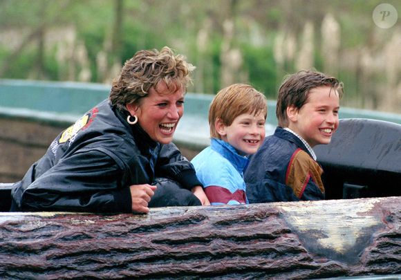 De acordo com Harry, sua mãe, princesa Diana, poderia enxergar a longo prazo os conflitos entre os irmãos e entender que algumas situações precisariam ser enfrentadas para que o relacionamento pudesse ser curado. A declaração foi dada durante entrevista ao Good Morning America