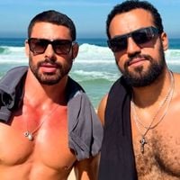 'Mais alguém deu zoom?': Cauã Reymond e Ricardo Teodoro, César e Olavo de 'Vale Tudo', atiçam a web com foto sexy de sunguinha
