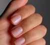 Unhas soap nails: ténica foi feita nesta unha com uma finalização em esmalte rosa mais translúcido.