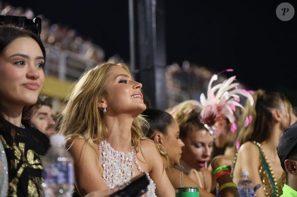 Jade Picon foi a Sapucaí assistir aos desfiles das escolas de samba