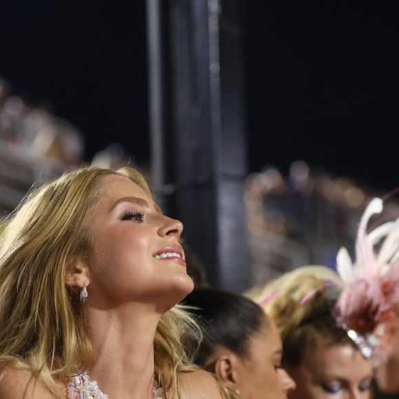 Jade Picon foi a Sapucaí assistir aos desfiles das escolas de samba