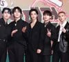 Bang Chan, Lee Know, Changbin, Hyunjin, Han, Felix, Seungmin e I.N formam o Stray Kids, grupo que estreou oficialmente em 2018 pela JYP Entertainment