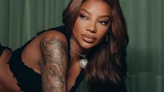 ‘Impossível não rir’: crítica ao inglês de Ludmilla faz cantora entregar valor de cachê milionário em resposta polêmica