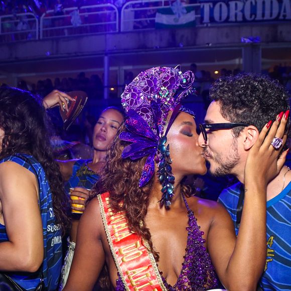Rainha da Imperatriz, Iza deu beijão em João Vitor Silva no Carnaval 2026