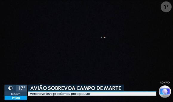 O avião em que Lívia Andrade estava ficou 40 minutos sobrevoando SP, com problemas no trem de pouso
