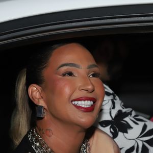 Valesca Popozuda compareceu ao aniversário de 32 anos de Anitta