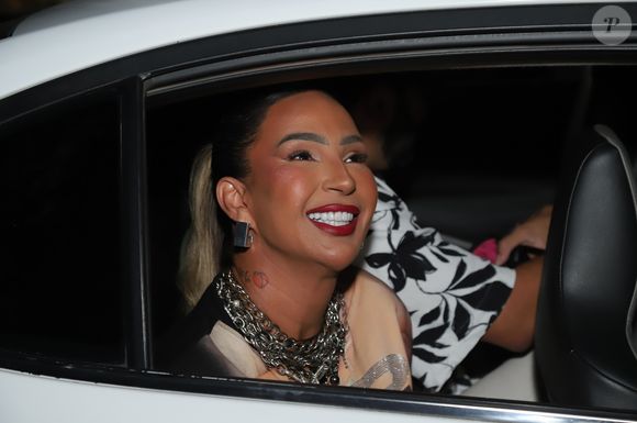 Valesca Popozuda compareceu ao aniversário de 32 anos de Anitta