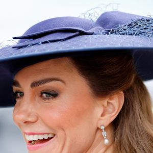 Aos 44 anos, Kate Middleton aposta em maquiagem de aparência natural e mostra que pequenas mudanças podem transformar completamente a imagem sem perder a identidade