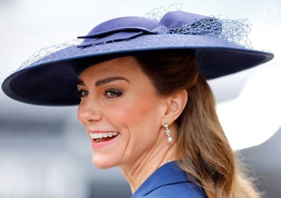 Aos 44 anos, Kate Middleton aposta em maquiagem de aparência natural e mostra que pequenas mudanças podem transformar completamente a imagem sem perder a identidade
