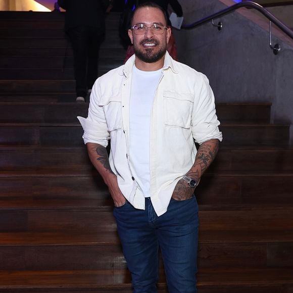 Diogo Nogueira fez, neste sábado (27), o primeiro show após o anúncio público da separação de Paolla Oliveira