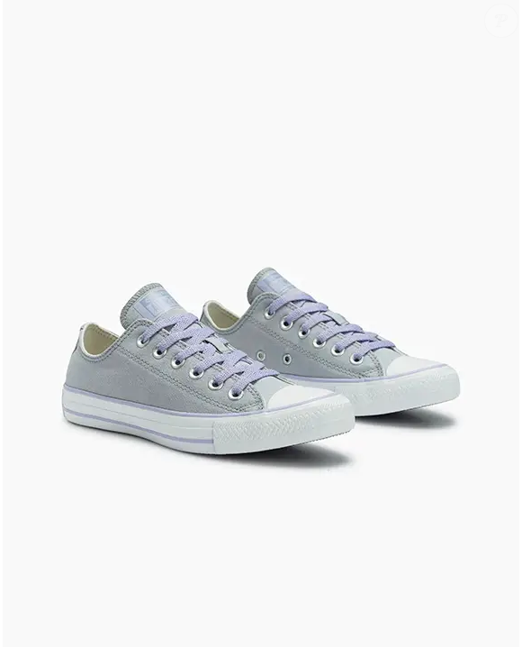 Tênis que ilumina o look: o novo Chuck Taylor All Star Canvas aposta na tonalidade malva para conquistar mulheres que preferem estilo, conforto e personalidade nos looks de verão