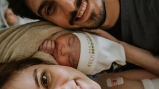 Lembra dela? Ex-protagonista de 'Malhação', Bruna Hamú anuncia nascimento da 3ª filha e exibe rosto de Alina: 'Nossa princesinha chegou'