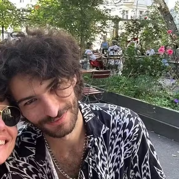 Debora Bloch também é mãe de Hugo