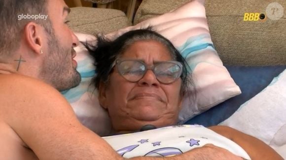 Quem não gostou nada disso foi a dona Delma, que caiu no choro pela casa estar no 'Tá com Nada'