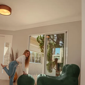 Carla Diaz sobre sua mansão: "Sempre morei em apartamento, e agora aconteceu essa oportunidade. A casa tem mais de 2 mil m², fiquei encantada"