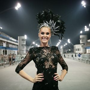 2015 - Ana Hickmann participa de ensaio técnico da Vai Vai no sambódromo do Anhembi, em São Paulo