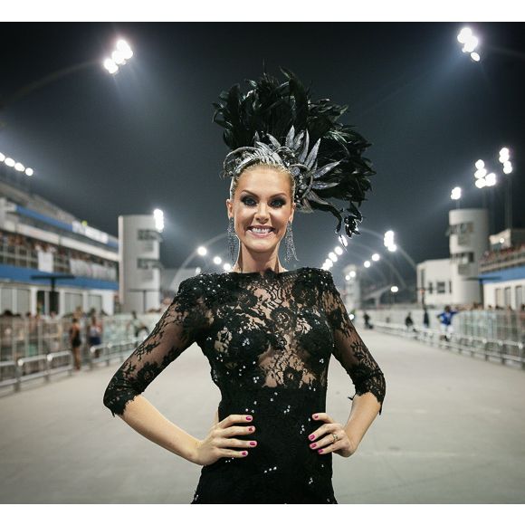 2015 - Ana Hickmann participa de ensaio técnico da Vai Vai no sambódromo do Anhembi, em São Paulo
