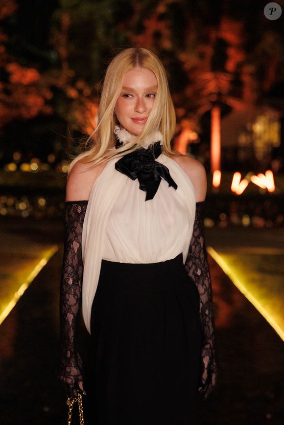 Marina Ruy Barbosa usou roupa de 17 anos atrás da coleção outono da Chanel