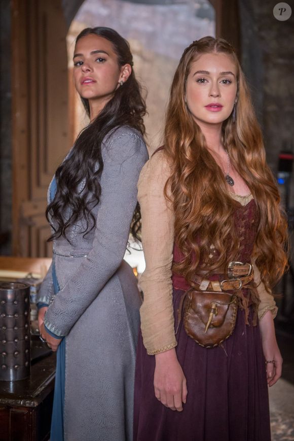 Pai de Marina Ruy Barbosa se referiu à festa do Oscar como festinha e internautas disseram que ele sente inveja de Bruna Marquezine. 'Não me surpreende, a própria Marina curtia comentários diminuindo a Bruna também', cutucou internauta