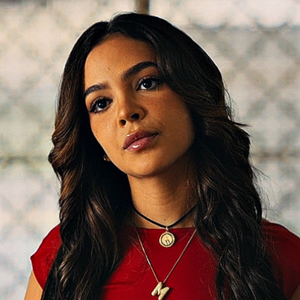 Mel Maia brilha na série 'Os Donos do Jogo' como Mirna Guerra