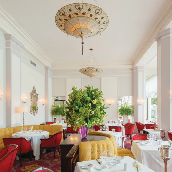 O Restaurante Cipriani, localizado no Copacabana Palace, no Rio de Janeiro, é luxuosíssimo.