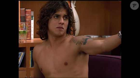 Com passagens por novelas da Record, Globo e SBT, Guilherme Boury soma duas décadas de carreira antes de entrar no confinamento rural