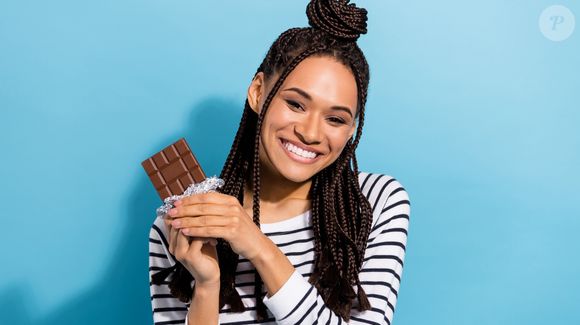 De acordo com a nutricionista Lívia Nogueira o chocolate pode fazer parte de uma rotina equilibrada, desde que seja consumido com consciência