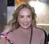 Estou apaixonado nos tênis Stella McCartney com sola plataforma que Angélica usou no show de Anitta; parecem retrô e são perfeitos para elevar looks com jeans