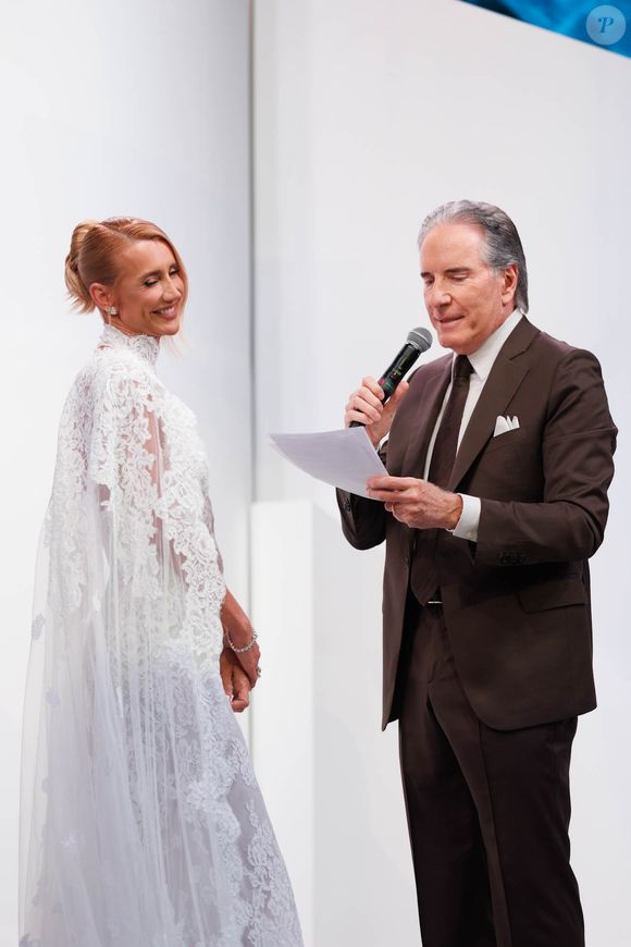 Roberto Justus leu os votos para a mulher, Ana Paula Siebert, diante dos convidados