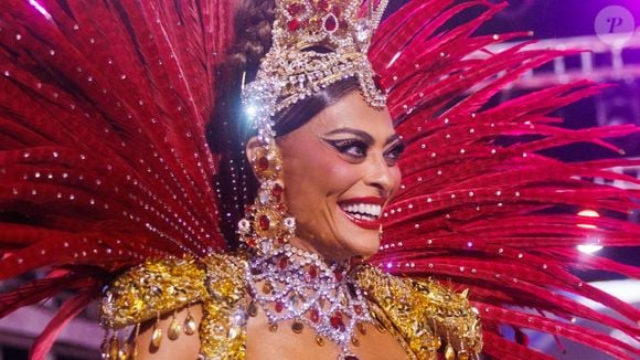 Dermatologista revela segredo de Juliana Paes, rainha de bateria da Viradouro, para beleza intacta aos 46 anos. 'O maior desafio não é flacidez'