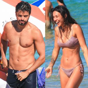 Rodrigo Simas e Bruno Gissoni são irmãos; juntos, ao lado de Yanna Lavigne na praia em 2024