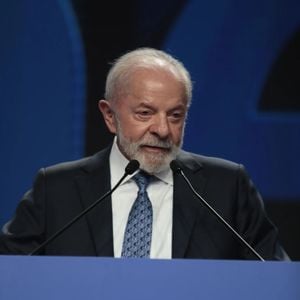 Lula marcou presença no lançamento do SBT News e caso envolvendo Zezé Di Camargo, filhas de Silvio Santos e a emissora ultrapassa a polêmica política e levanta alerta sobre discriminação de gênero