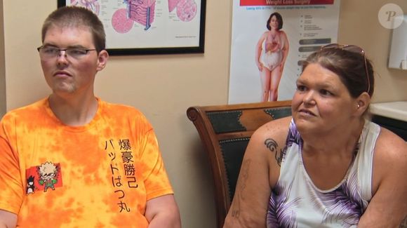 Robin apareceu com 111 quilos e Garrett com 113 quilos. Juntos, eles perderam 346 quilos desde a primeira aparição no reality show