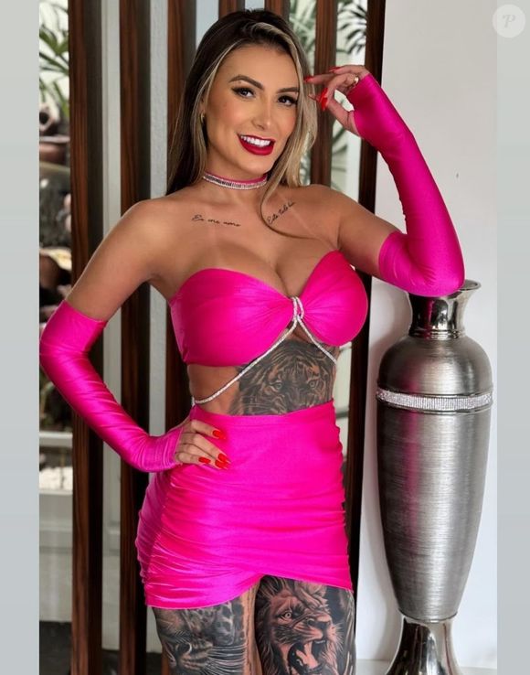 Andressa Urach realizou um preenchimento íntimo na região da vagina para deixá-la mais jovem e saudável