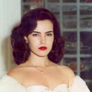 1997: após duas obras de sucesso, Ana Paula Arósio fez sua última novela do SBT, 'Os Ossos do Barão'